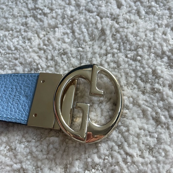 Reversible Gucci Belt - Picture 2 of 7